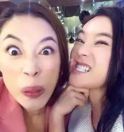 搞笑gif女神也有发神经的时候
