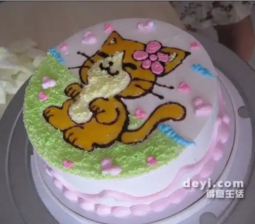 团购的28元diy蛋糕猫控自创的小黄猫蛋糕
