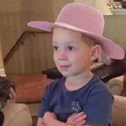 假笑男孩微博地址假笑男孩gavinthomas有微博吗
