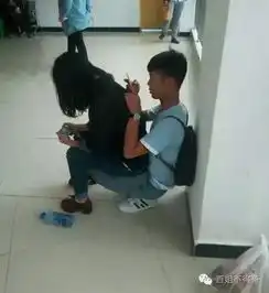这天气,看把妹子都热成什么样子了
