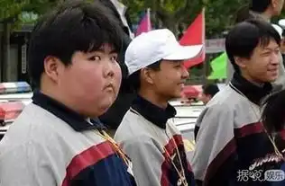 有闹离婚的,有卖保险的,90后的非主流鼻祖现状如何
