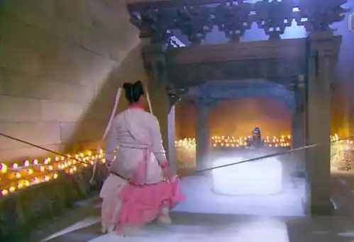 同是睡绳子,小龙女的表现亮了这就是原装高仿拼多多的区别
