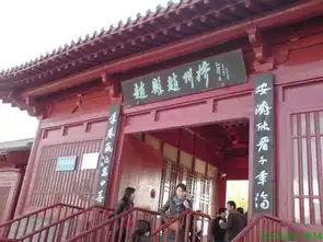 河北赵州桥公园大门前的柱子上得对联是什么

