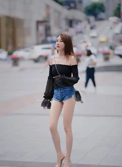 街拍这么高的个子,给人的压迫感真大
