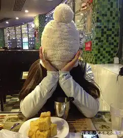 搞笑图片幽默段子笑话理发师,帮我整个模特这样的发型
