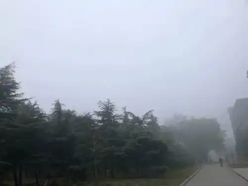雾霾vs晴天,仙境中的华科你还认识吗
