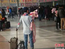 重庆火车站百态学生情侣分别最动人高清组图
