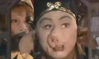 骗了我们多年的穿帮镜头,每张都很搞笑,你能忍到第几张
