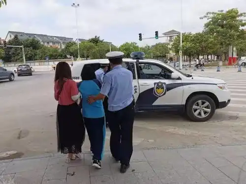 图集同心抗疫直击东莞全员核酸检测现场,这些人的身影令人感动
