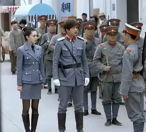 搞笑图片幽默段子笑话黑丝我没看错吧
