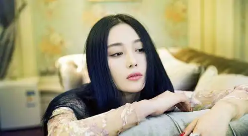 盘点四位明星的雷人造型,看看谁最搞笑她承包了一年的笑点
