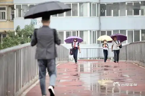 出门带伞北京雷雨来袭或将影响晚高峰
