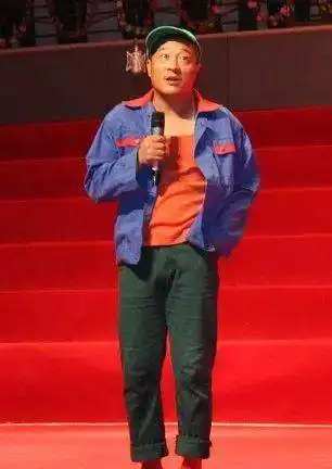国内外明星神相似徐锦江撞脸锤哥搞晕抖森,好莱坞惊现尼古拉斯赵四
