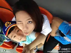 组图杨威一家助威中国体操队杨阳洋呆萌抢镜
