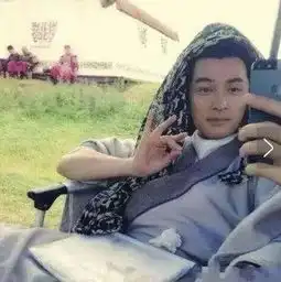 明星片场都干嘛陈坤像智障胡歌翘兰花吴奇隆送口锅
