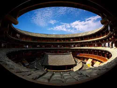 福建土楼群中最古老的一座,千姿百态,种类繁多
