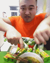 gif搞笑趣图哥们,你太实在了,好不容易谈的女朋友又没了
