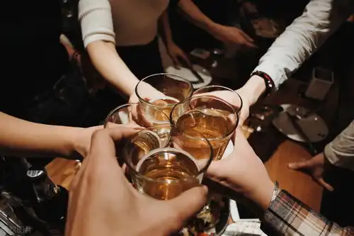 60岁大爷常吃1红,转氨酶从200降到39,肝脏鲜活红润
