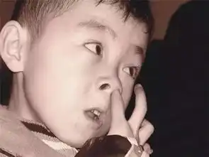 爆笑丨来啊互相伤害啊我们一起回忆一张不堪回首的童年照片
