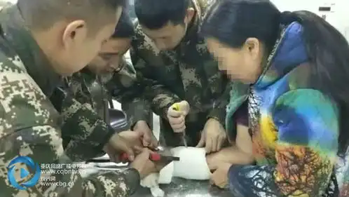 重庆石柱市民手臂打石膏无法取下消防员主刀施救
