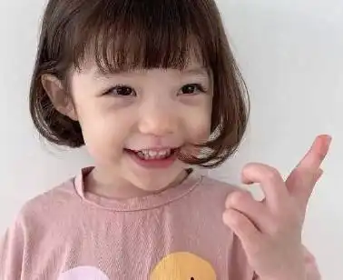 女生俏皮可爱搞笑个性签名事已至此先吃饭吧
