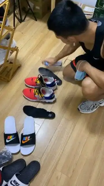 室友是怎么知道其他鞋子加起来都没有那一双臭的
