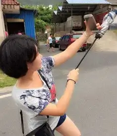 内涵图妹子的睡姿堪称神姿
