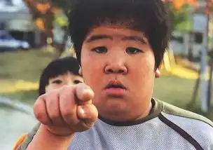梅佳代的街头摄影不是拍好看的人和景才叫好照片
