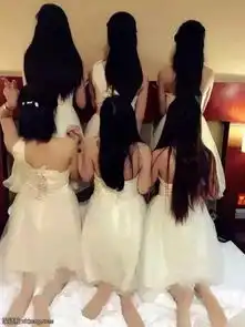 搞笑图片这么性感的姑娘,忍不住多看两眼
