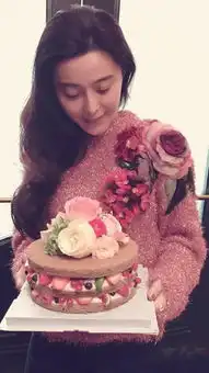 韩庚生日奶黄包plus就打发了,黄晓明不敢下嘴,刘涛得奖心切啊
