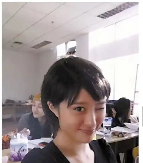 靠演丑女走红的李欣汝,因晒一张照片,被张艺谋赶出剧组沦为路人
