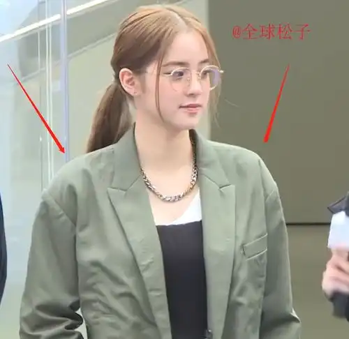 欧阳娜娜加盟潮流合伙人2,膀大腰圆身材壮
