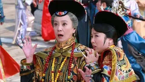 她13岁入宫嫁给雍正,诞下未来皇帝,乾隆甘愿为她放下皇家尊严
