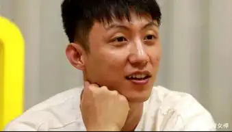 黄景瑜上综艺素颜出镜,皮肤状态告急网友比2年前状态差太多
