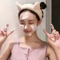 慢慢变好是给自己最好的礼物可爱萌系小清新美女qq头像
