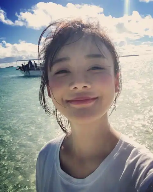 中国美女现场助阵总决赛天使面容实力抢镜

