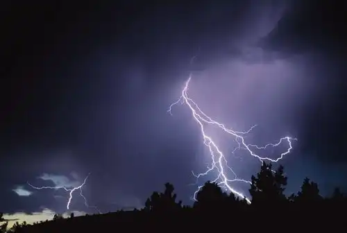 黑龙江发布雷雨大风黄色预警局地伴有冰雹,风力可达89级
