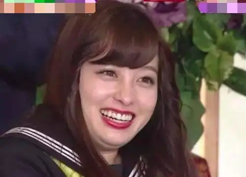 桥本环奈又双叒叕发福了脸部浮肿腰身粗,曾被誉为千年美少女

