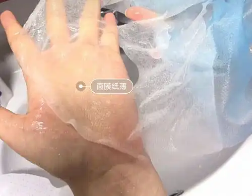 反差萌这个大势男idol团综上演搞笑场景粉丝面膜都笑掉.....
