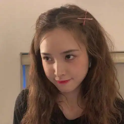 一秒换上的女生头像
