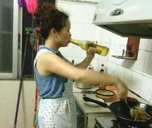 搞笑图片赶快发个朋友圈,求救下,老铁过来就我啊
