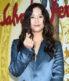 郑秀晶发胖被吐槽,只用一个月就瘦回仙女,最新照片引网友狂点赞

