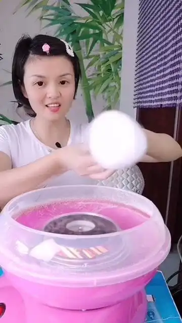 这个棉花糖真的太好玩了,女儿特别高兴
