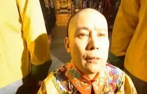 九子夺嫡中,八阿哥胤禩最会笼络人心,为何康熙还瞧不上他
