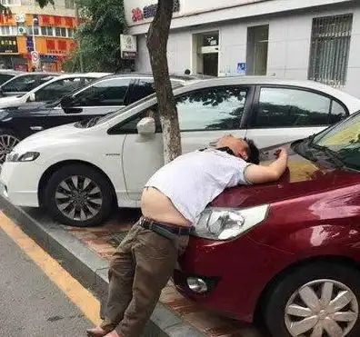 搞笑gif图见证奇迹的时刻,你的脑袋是必不可少的搞笑图片
