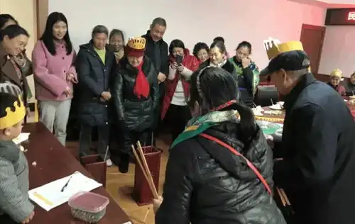 你家门口的活动,hin有趣
