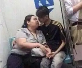 搞笑图片现在的驾校都这么有钱的吗.
