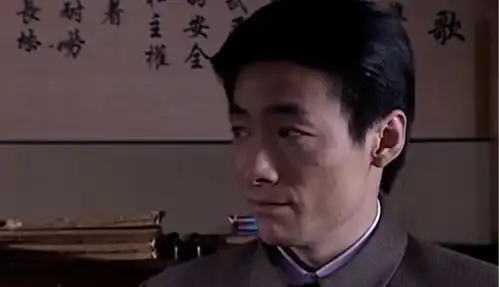 吴敬中为什么对工作失去了热情他跟李涯余则成的谈话透露了实情
