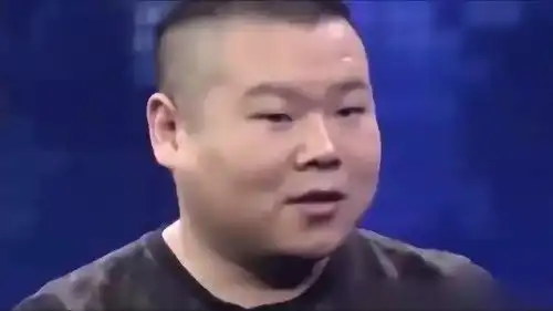 极限挑战岳云鹏跳舞永远反方向,瞬间表情管理,实在太逗了
