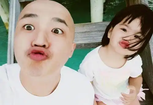 谁说包贝尔女儿长得丑如今三岁的包可艾,和妈妈一样都是高颜值

